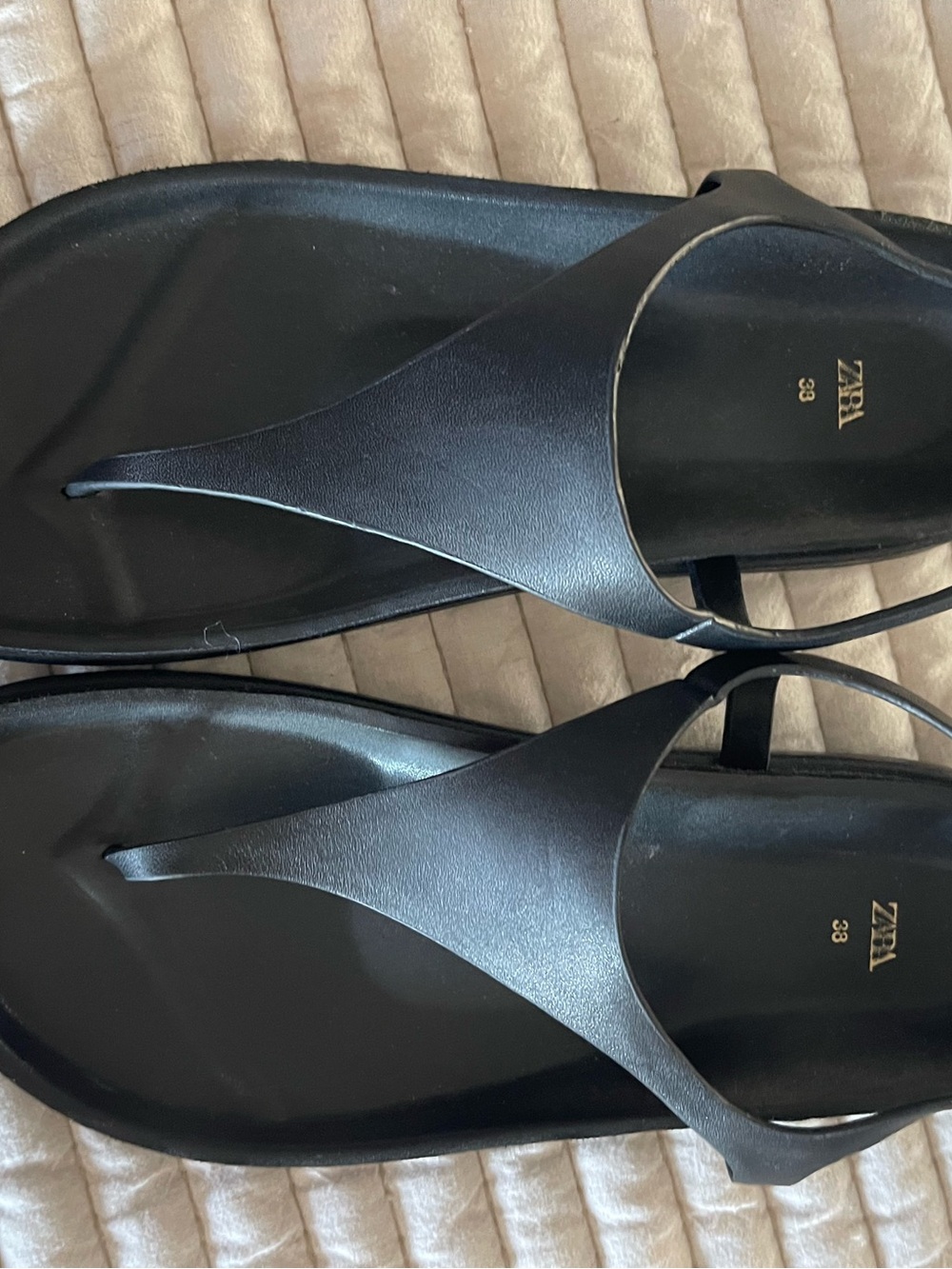 Zara Black Sleek Toe-Post Sandals